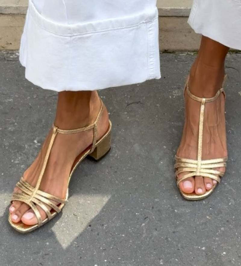 Boglárka | Arany Szandál – Mindennapi Elegancia